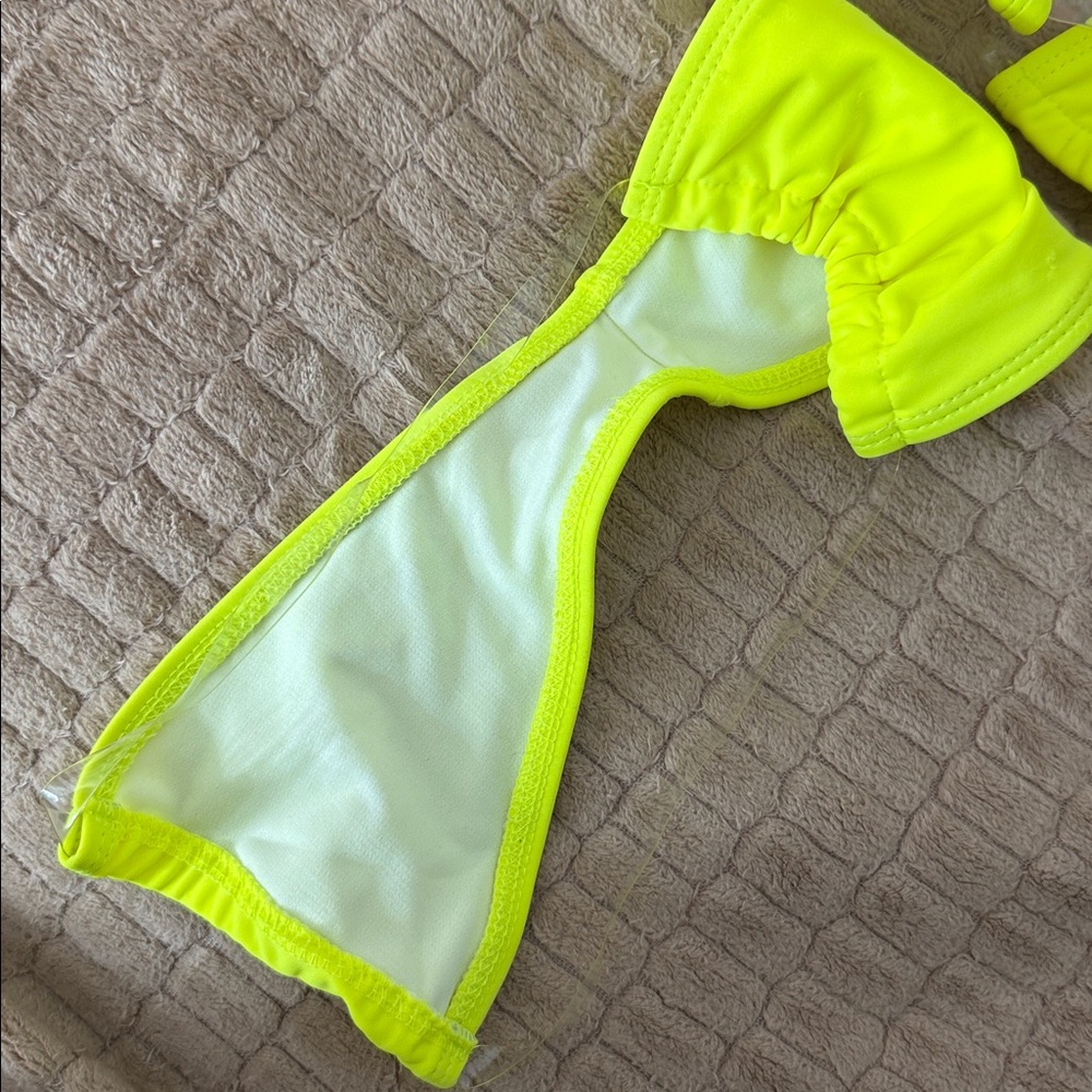Neon Yellow Bikini Set - Picture 4 of 5